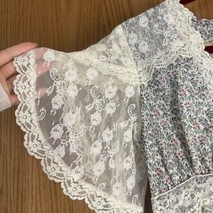 Beidgeton style tea party dress. Vintage dress by Gunne Sax.